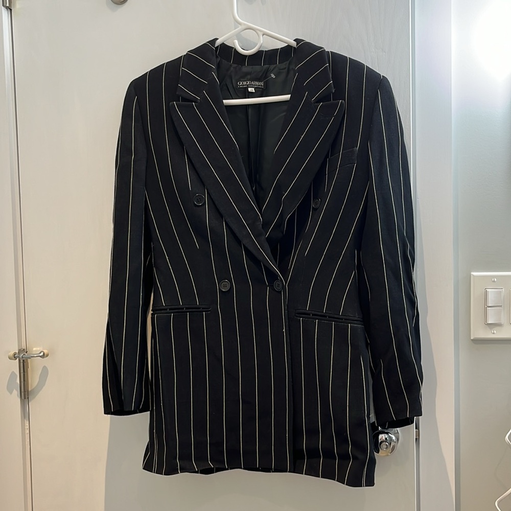 Vintage Giorgio Armani ladie’s 2 piece skirt suit size 40, never worn
